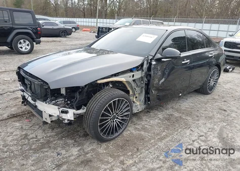 2024 Mercedes-Benz C 300 z USA, uszkodzony, nr VIN W1KAF4GB7RR201118